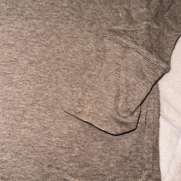 Gap long sleeve tee size small - Picture 2 of 3